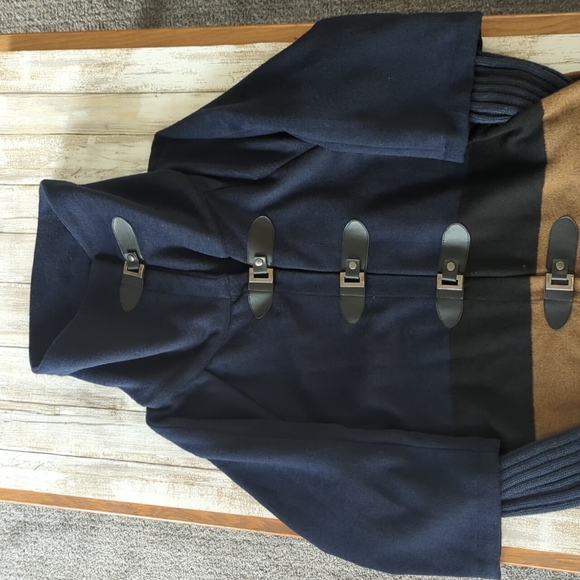 Yest lightweight jacket. - Picture 3 of 9